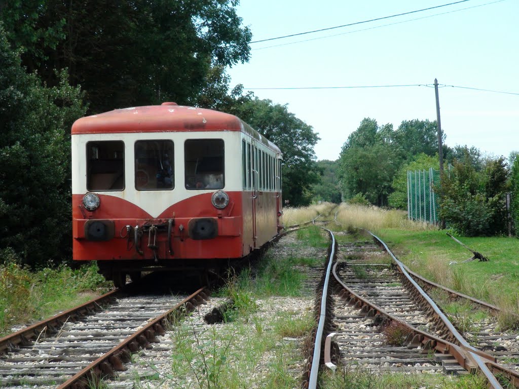 France: Les Loges - Remorque d'autorail - by chatons76