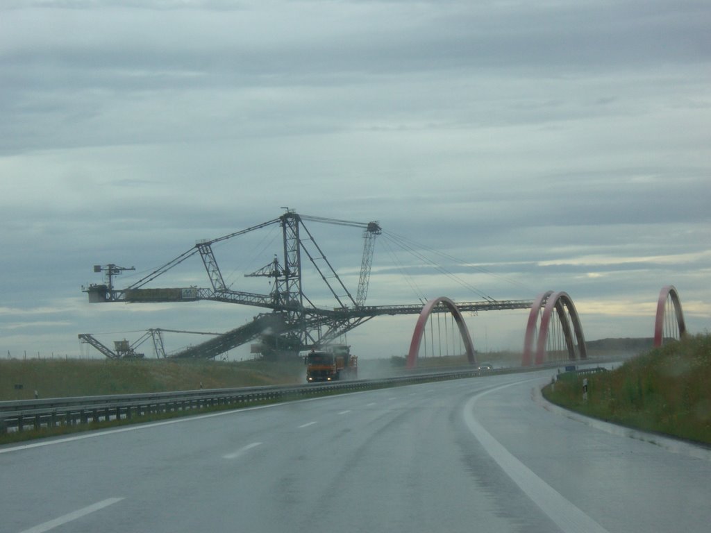 Autobahn mit Schaufelradbagger by Katja Hiller