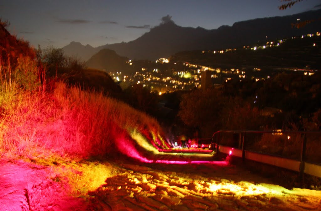 Sion - accès nocturne au château de Valère by Charly-G. Arbellay