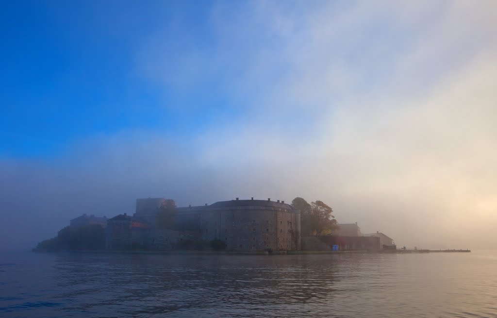 Morning fog, Kastellet, Vaxholm 2010 by Bengt Nyman