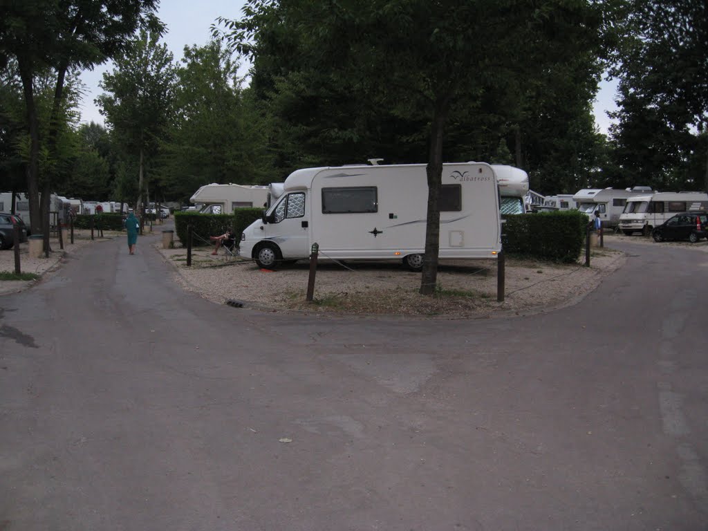 Campeggio Bois de Boulogne by Omar&Tania