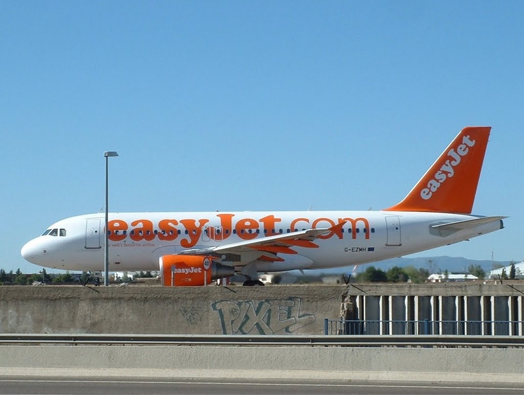 EasyJet by avionito