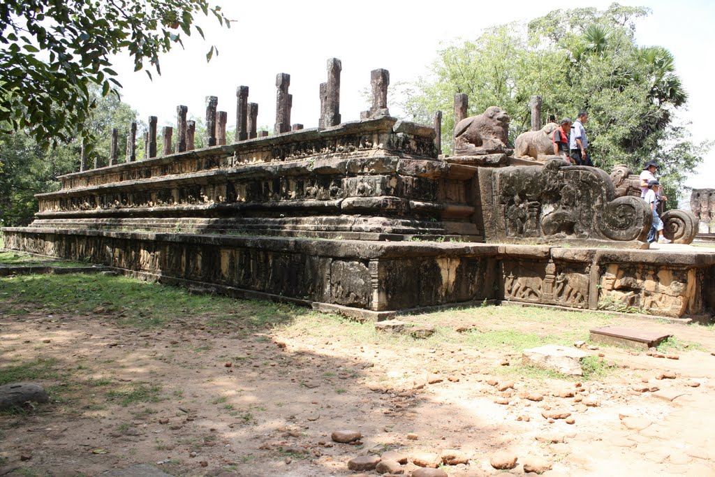 Parakramabahu Rajasaba Mandapaya Polonnaruwa. by Sarath.Wijayathilaka