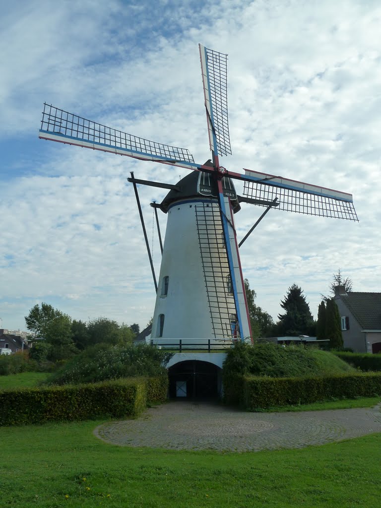 Koren molen 't Nupke in Geldrop by Bouviertje