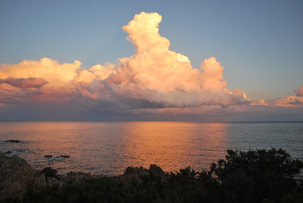 Tramonto vicino al faro 2 Sunset near the lighthouse by krokkas