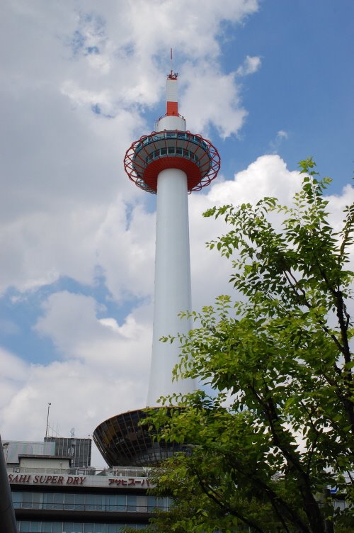 Kyoto Tower by 김동규