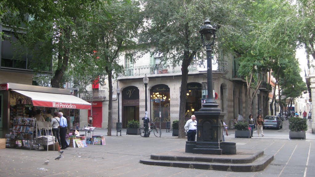 La Plaça Comerç. by Dolores Pérez Inglés