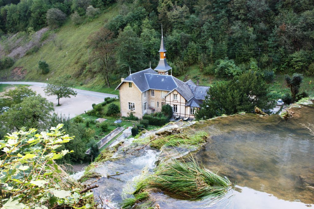 Baume-Les-Messieurs, Sept. 2010 - Sommet de la cascades des tufs by msvn