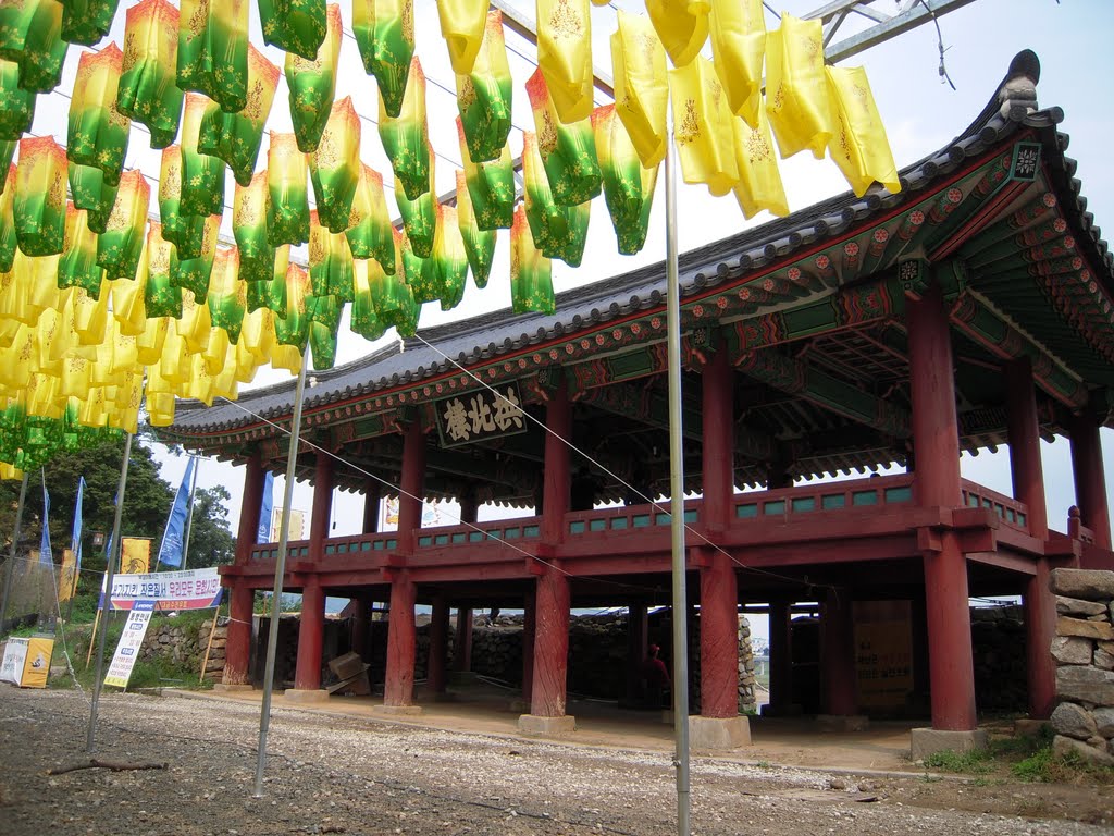 Gong-Book-Roo (拱北樓) Pavilion, Gong-Joo-Si (公州市), Korea by MC Han