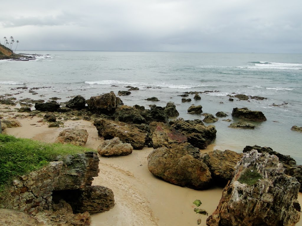 Rochedos na divisa entre a Primeira e Segunda Praia - Morro de São Paulo/BA by carlos henrique da s…