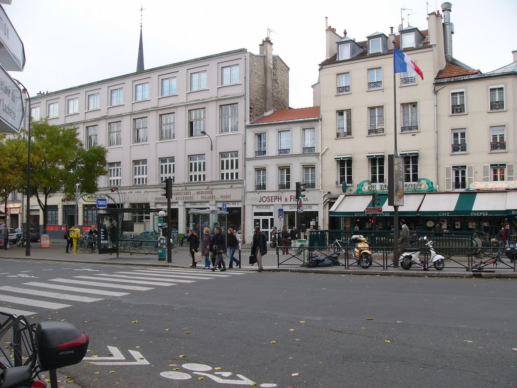 near by metro Pere Lachaise - Blvd. De Menilmontant by miguel.live