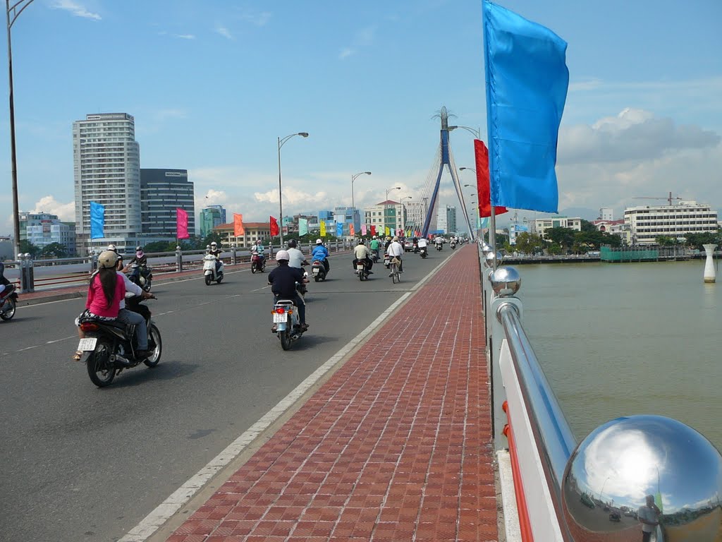 Song Han bridge by camera giám sát Minh…