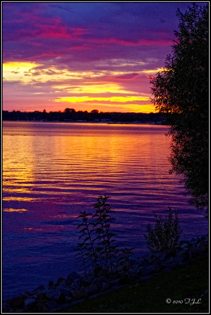 Blue hour by © argon4811