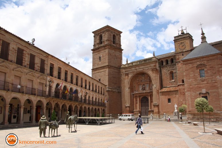 Plaza Mayor de Villanueva de los Infantes by Kmcero MotoTours