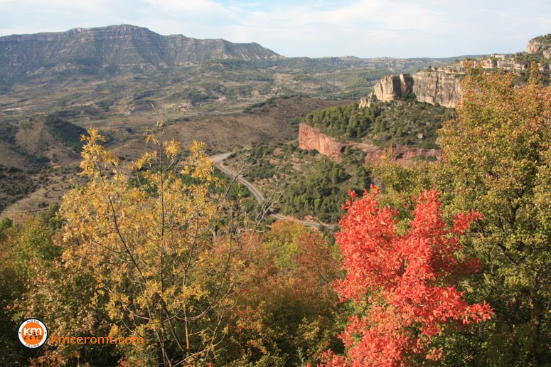 Vista desde el pueblo de Siurana by Kmcero MotoTours