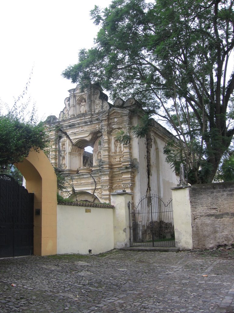 Templo Santa Rosa-Antigua by alitomar