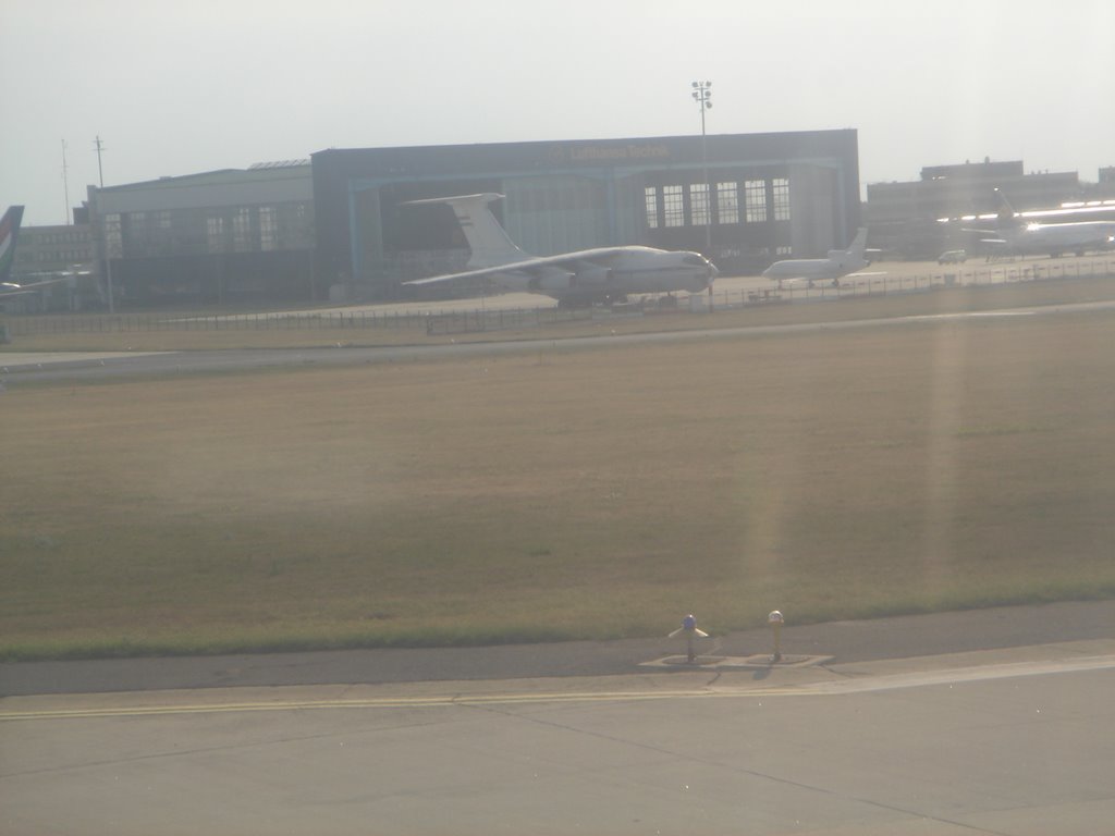 IL76 CANDID BUDAPEST AIRPORT CARGO by JOSEJUAN35