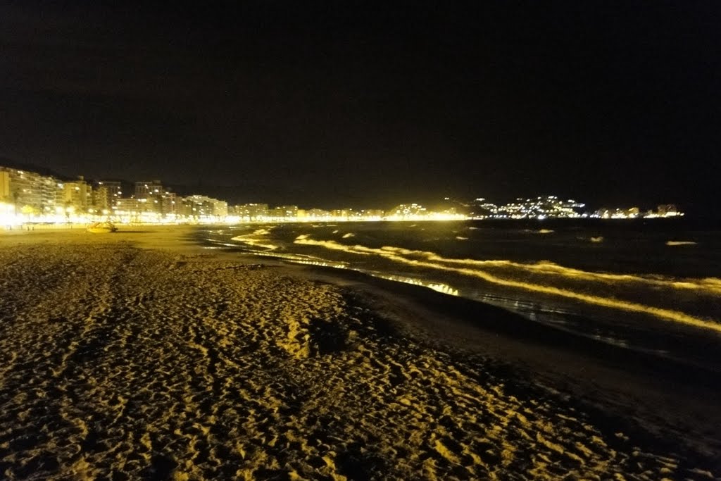 Playa San Antonio de noche by juraimon