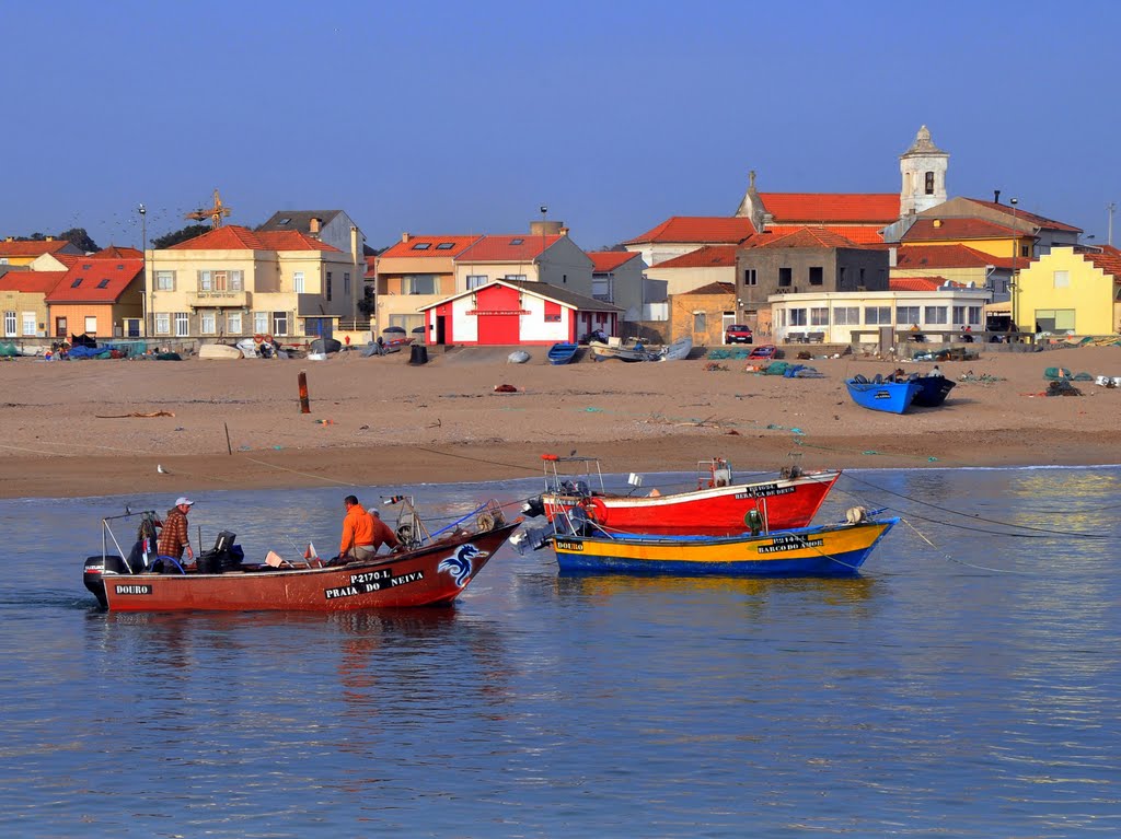 *Praia da Aguda, Gaia, Portugal* by Joaquim Oliveira