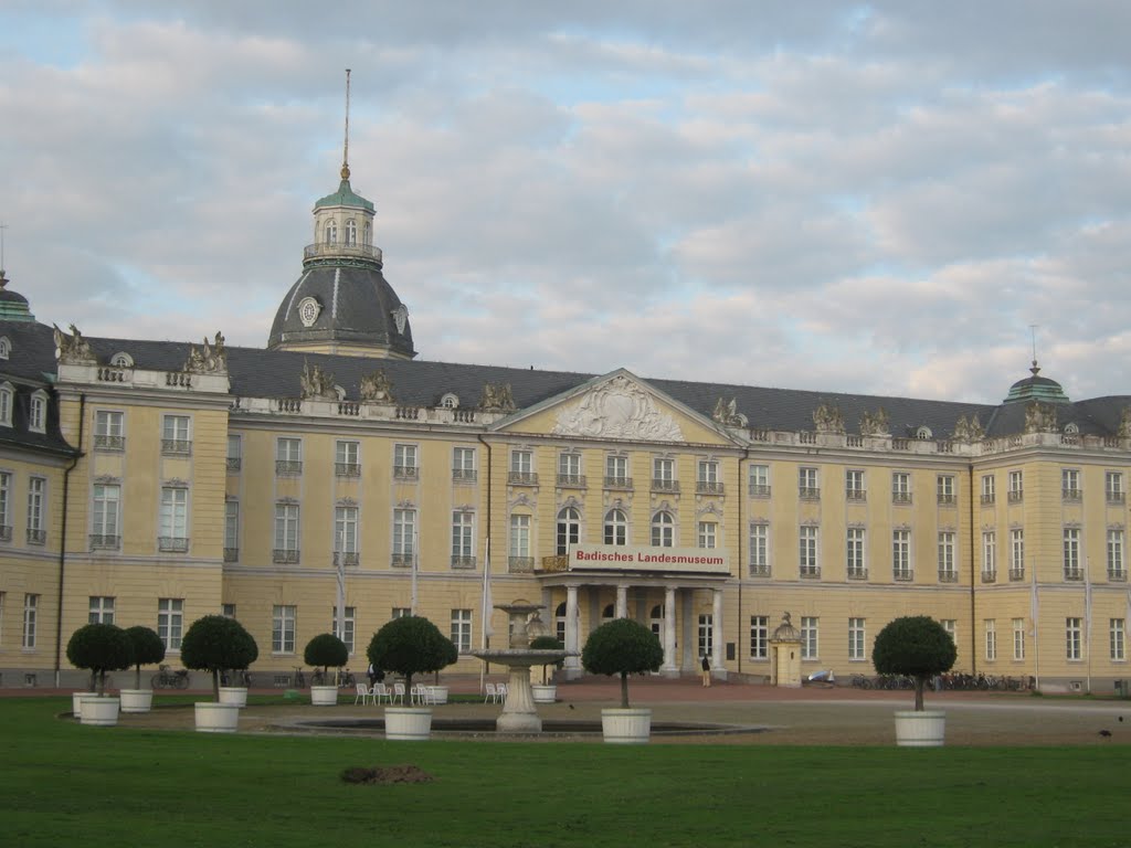 Schloss Karlsruhe by gerdb