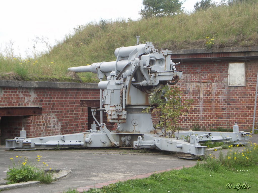 Geschütz in Fort Kugelbake by herrmann loens (alfe…