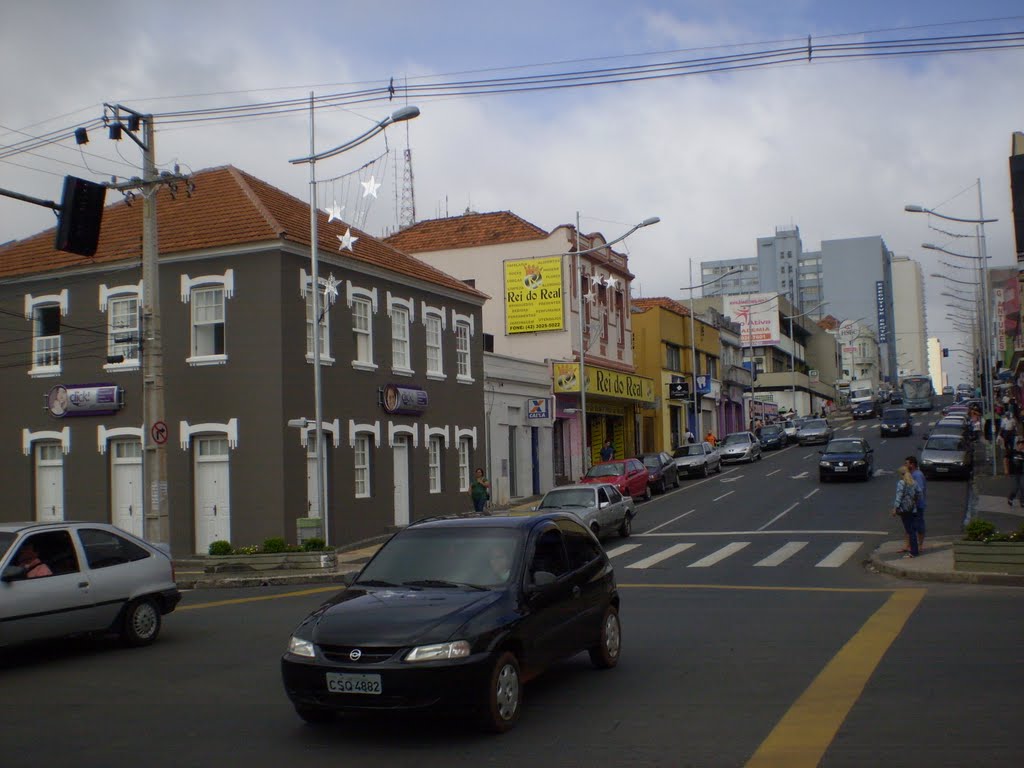 Av. Vicente Machado - trecho situado entre a R. General Carneiro e a R. Benjamim Constant - vista para o lado esquerdo (sentido contrário do trânsito) by Rafael Klimek