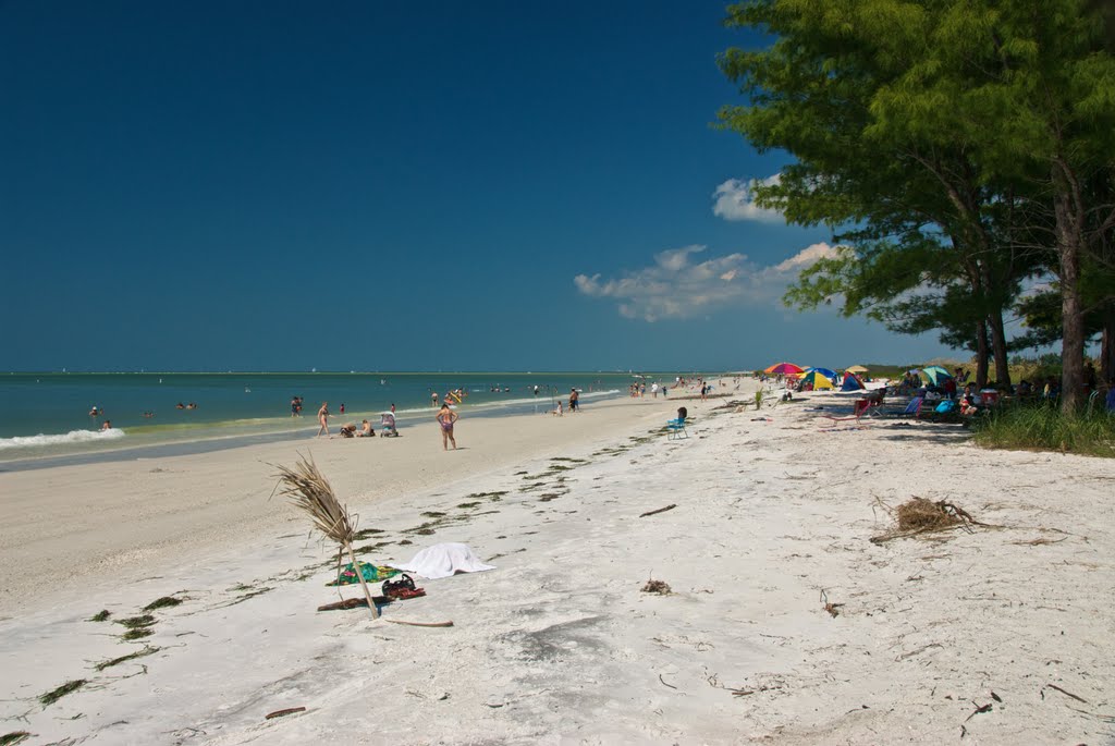 Fort De Soto Park, North Beach by Umberto Donat