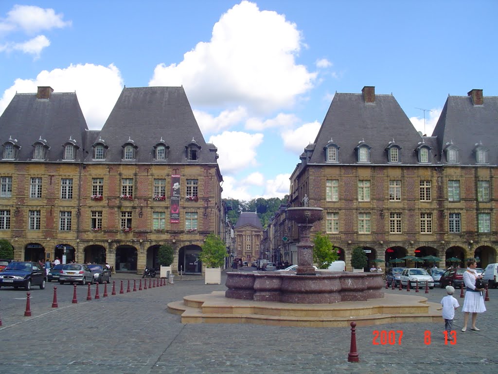 Place Ducale de Charleville-Mezieres by jeanbaptistef