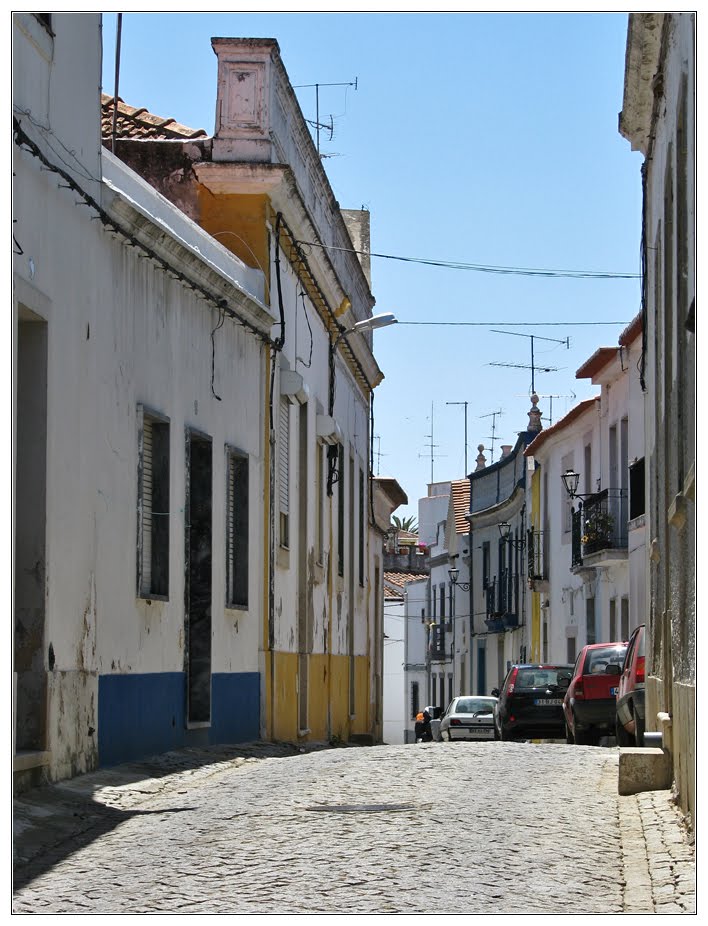 Rua dos Escudeiros by André Barragon