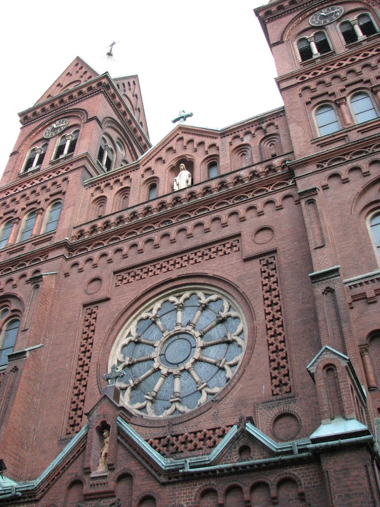 Katowice Panewniki, Franciscan Monastery - The facade of the basilica by Abraham ofm