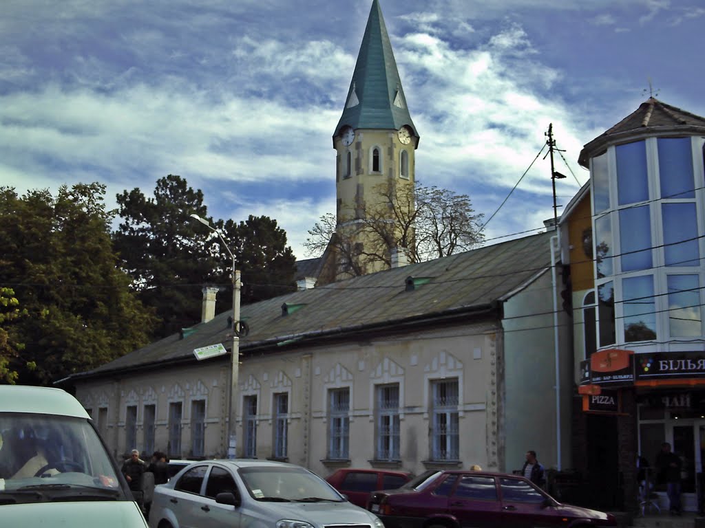 Vynohradiv, Zakarpats'ka oblast, Ukraine by dddeak