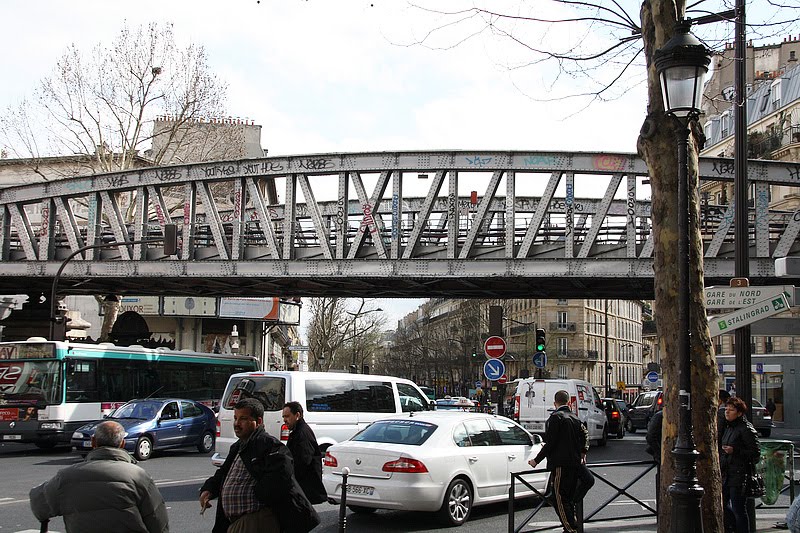 Paris - Barbes Rochechouart suspended train by jeffwarder