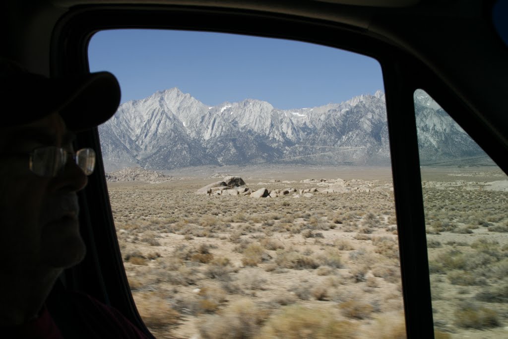 Tremmors rocks, Movie Road, Alabama Hills by Hanns Ullrich