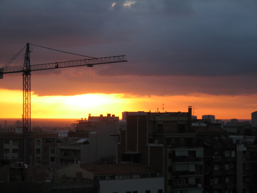 Amanecer en Barcelona by FreeBird