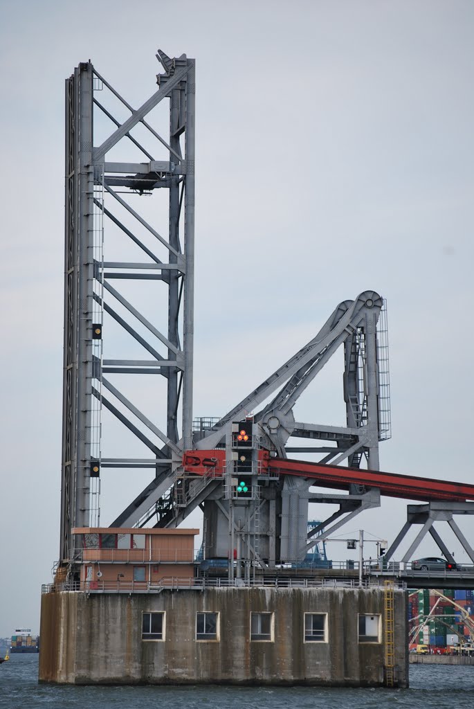 Open Lillobridge - Port of Antwerp by Hans Van Deuren