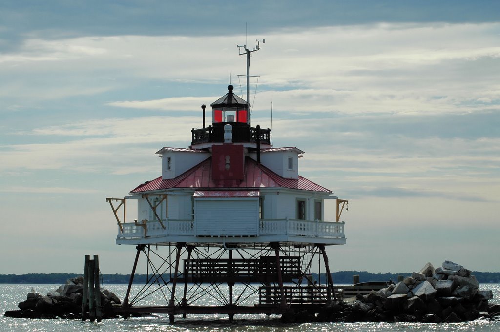 Thomas Point Light by norwaylakeside