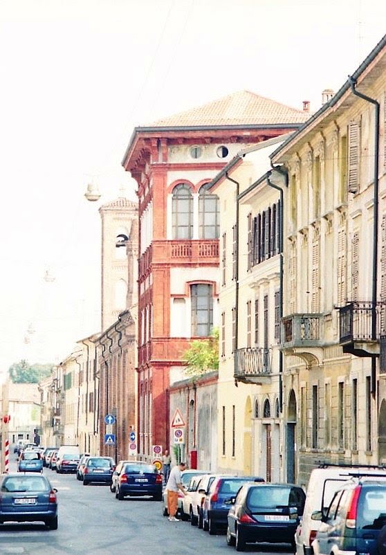 Via 11 febbraio con la scuola Realdo Colombo by Daniele Disingrini