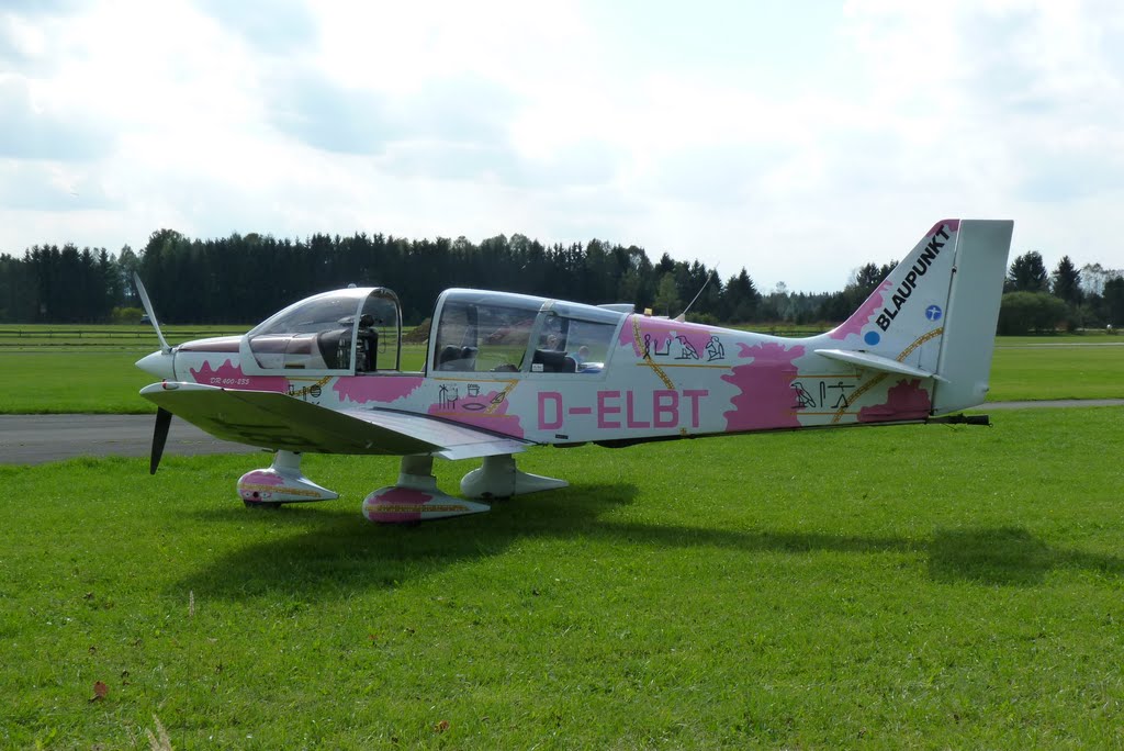 Flugplatz Königsdorf bei bestem Wetter by Gerrit Arnold