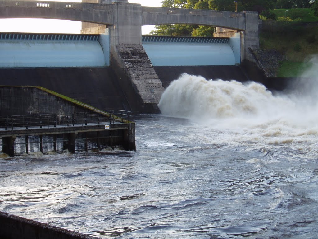 Pitlochry Dam by jmgillmore