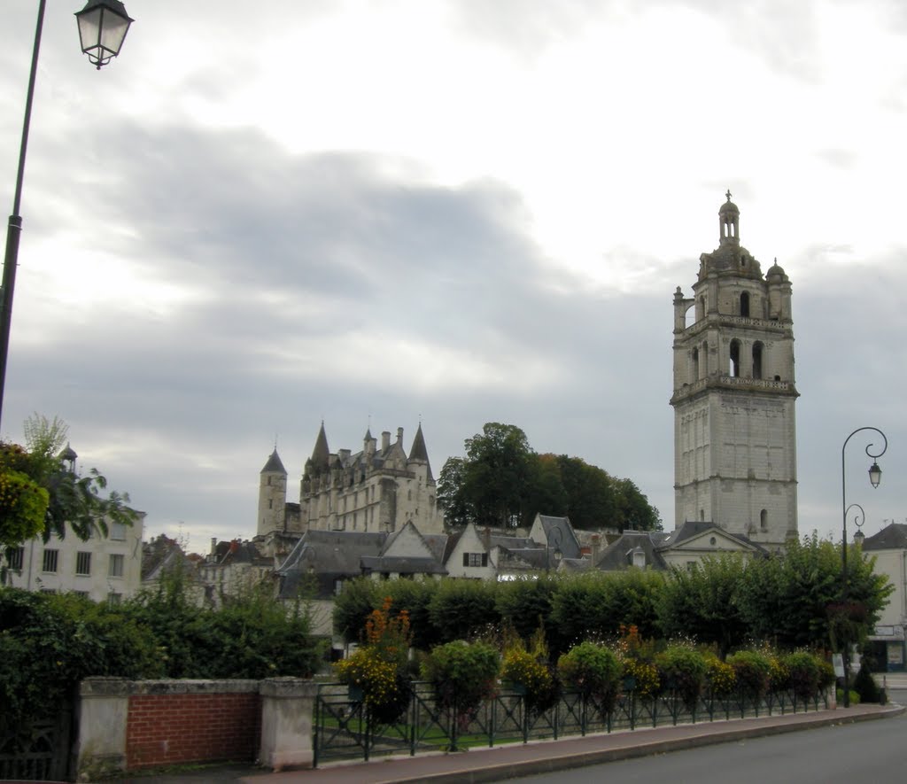 Château et tour Sain-Antoine Castle and Saint Antoine tower Castillo y torre San Antonio by Annie37