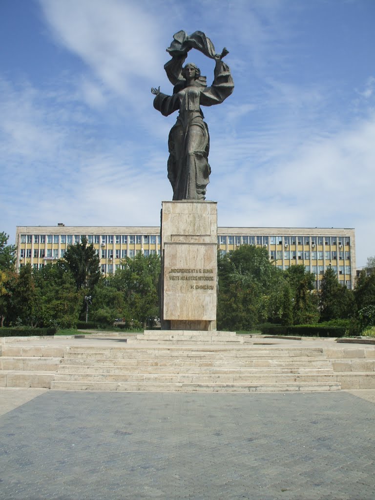 Monument in Piata Independentei by George Marinescu