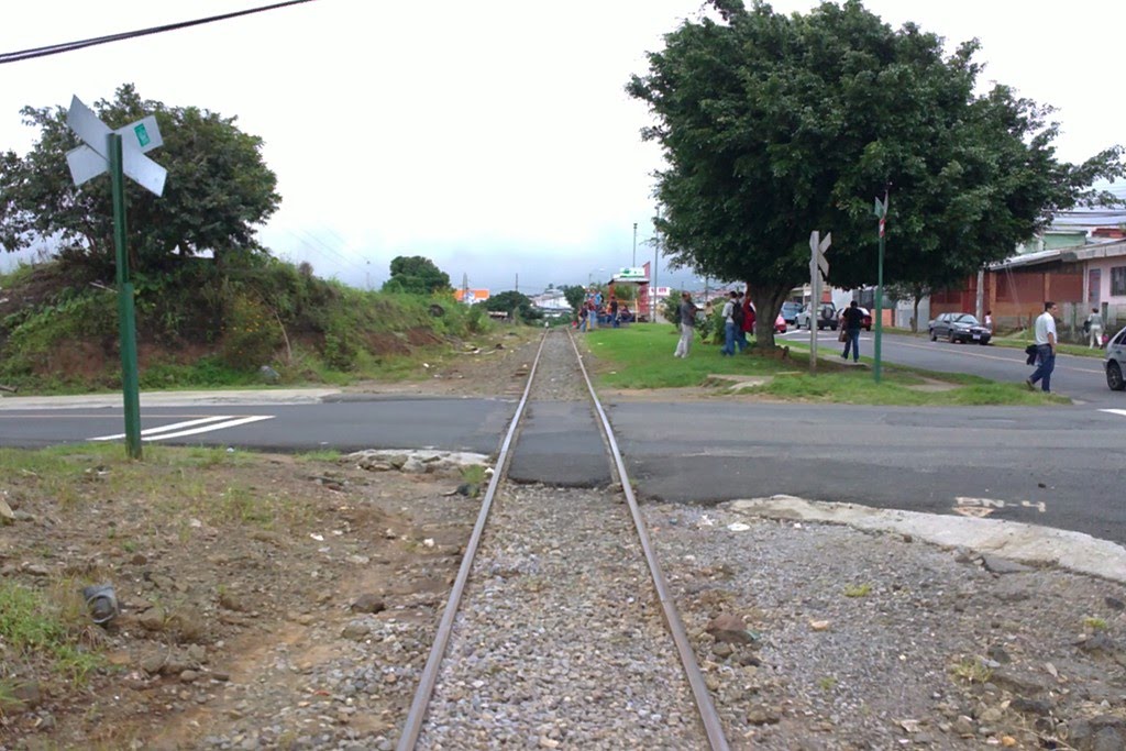 Cruce del Tren en Miraflores, (10/10) by Jose Sánchez