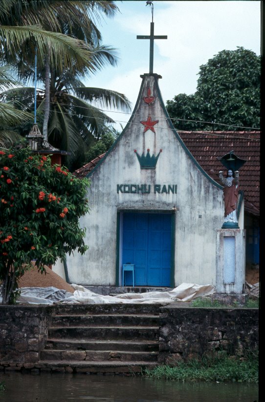 Christian cross and communist red star - seen in Kerala, southern India by Marcin Klocek (trave…