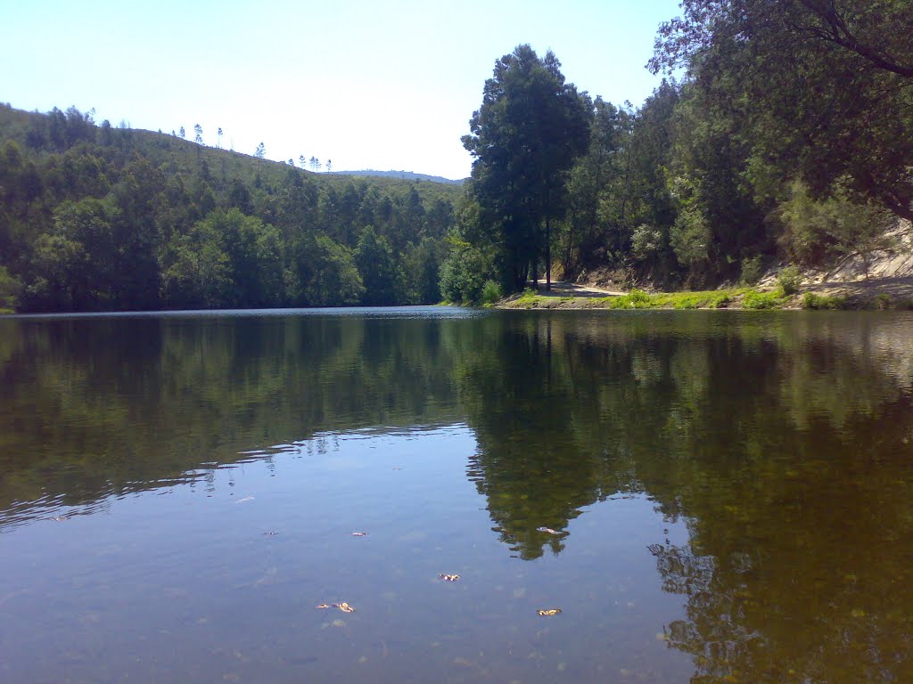 Praia Fluvial do Alfusqueiro by nrebelo