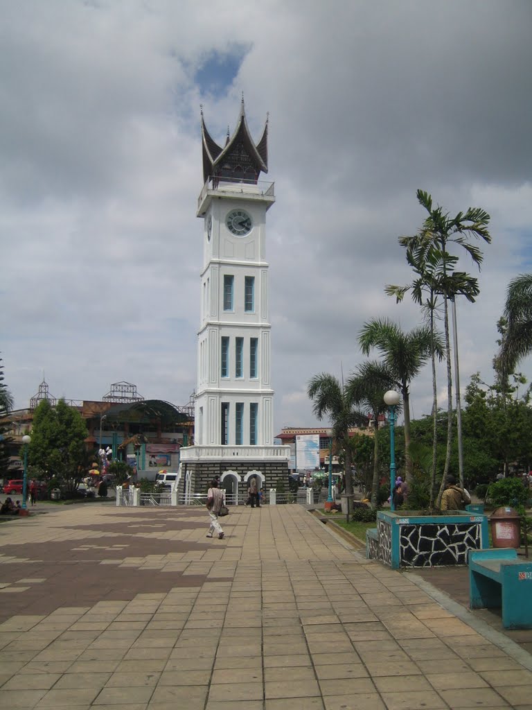 Jam Gadang, Bukit Tinggi, Indonesia by Bakori Ahmad