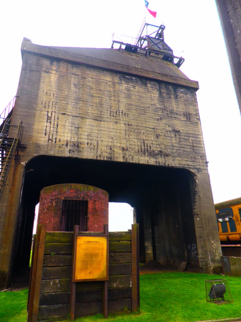 Edificio de la Carbonera - Museo Ferroviario Pablo Neruda, Temuco, Chile by Alcione en el Museo Ferroviario