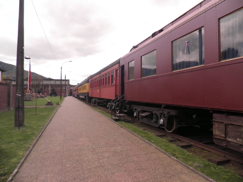 Vagones usados como exposición - Museo Ferroviario Pablo Neruda, Temuco, Chile by Alcione en el Museo …