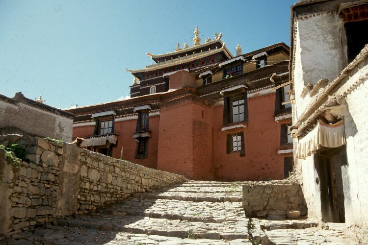 In the alley of Tashilunpo Monastery complex. Shigatse, Tibet. by Marcin Klocek (trave…