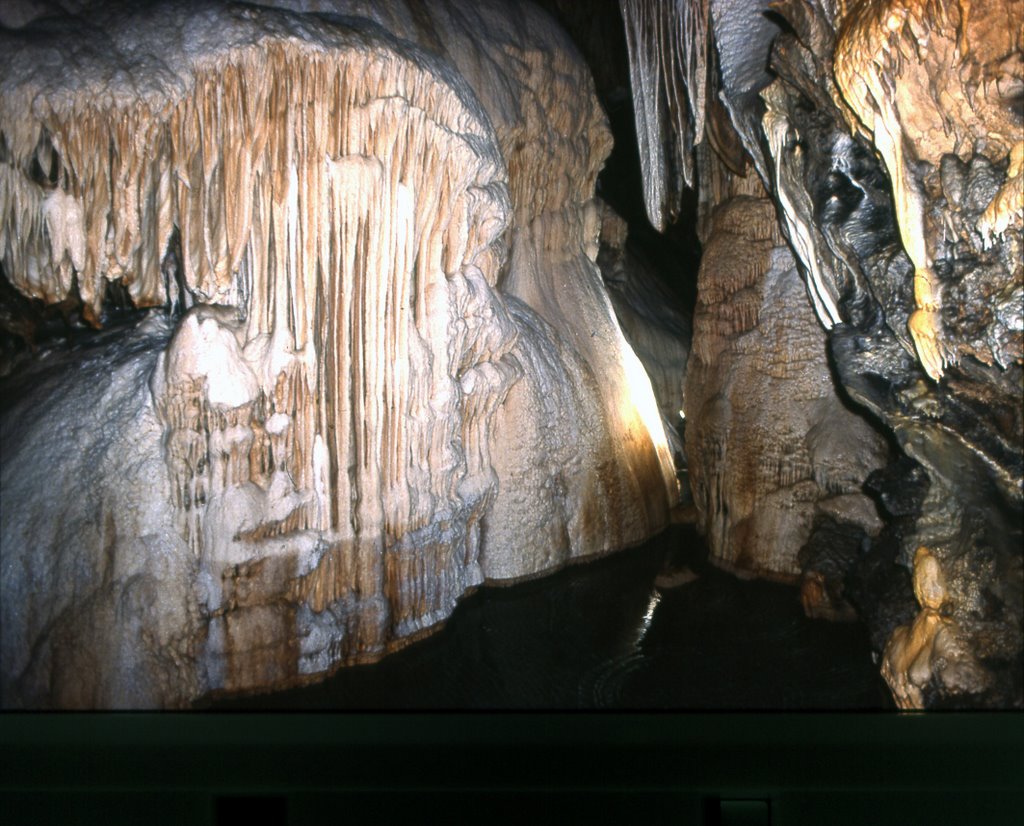 Καστριά. Σπήλαιο λιμνών-4 Kastria. Cave of lakes-4 by Alexis Gl.