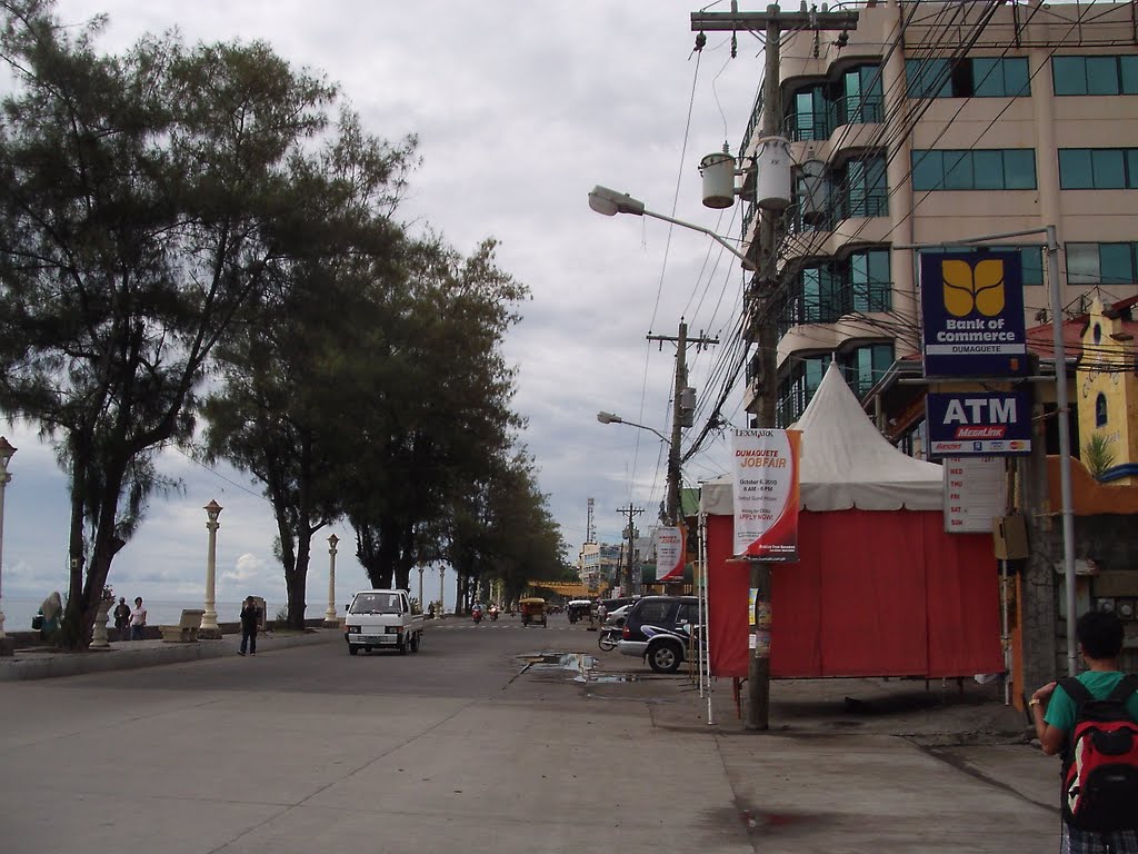 Rizal Boulevard, Dumaguete City by Bernard Benjamin